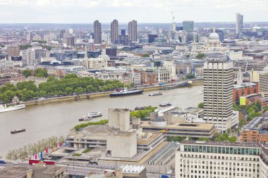 thames Nehri ve Londra havadan görünümü