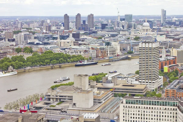 Aerial view of London and the Thames River — Stock Photo, Image