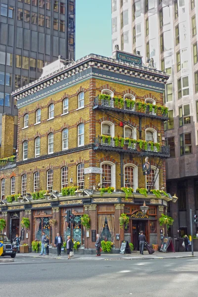 런던의 중심에 전형적인 술집 — 스톡 사진