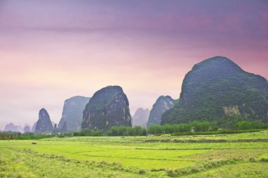 yangshuo içinde tipik peyzaj