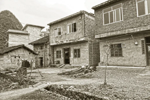 Fattige huse i en landsby - Stock-foto