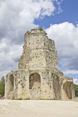 nimes yılında Roma Kulesi