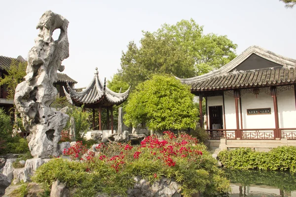 Klassisk kinesisk trädgård — Stockfoto