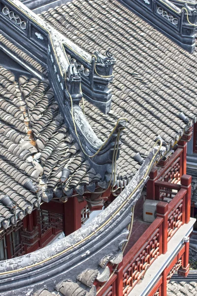 Típicos telhados da casa chinesa — Fotografia de Stock