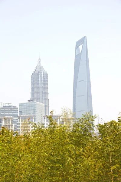 Башня Цзинь Мао и Шанхай — стоковое фото
