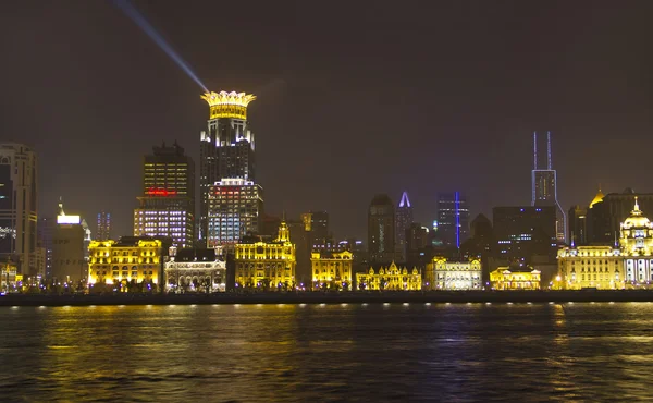 Панорамный вид на Шанхай ночью — стоковое фото