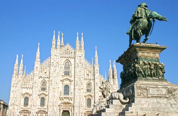 El famoso Duomo de Milán, Italia — Foto de Stock