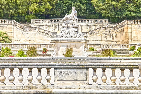 Park Jardin de la Fontaine in Nimes — Stock Photo, Image