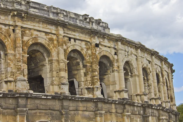 Het Romeinse amfitheater in nimes — Stockfoto