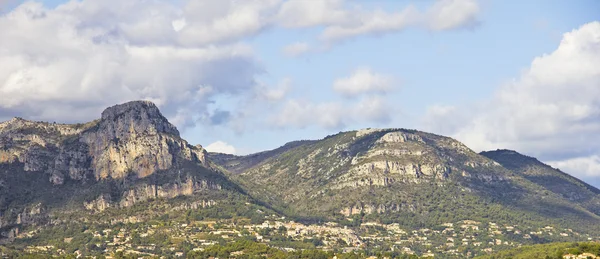 Blick auf die Berge in der Provence, Frankreich — Stockfoto
