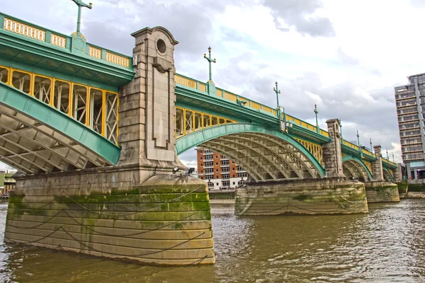 Southwark bridge, london, Storbritannien — Stockfoto
