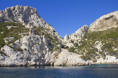 cassis içinde dere