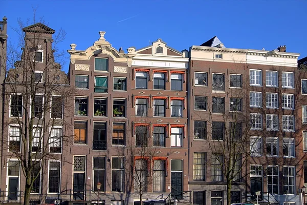 Дома в Амстердаме — стоковое фото