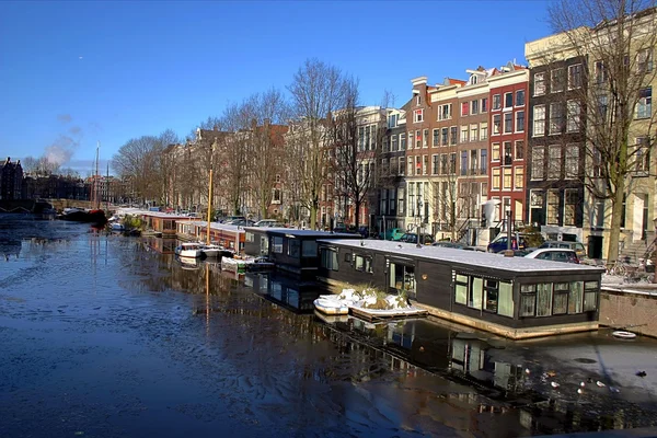 Амстердамский канал — стоковое фото