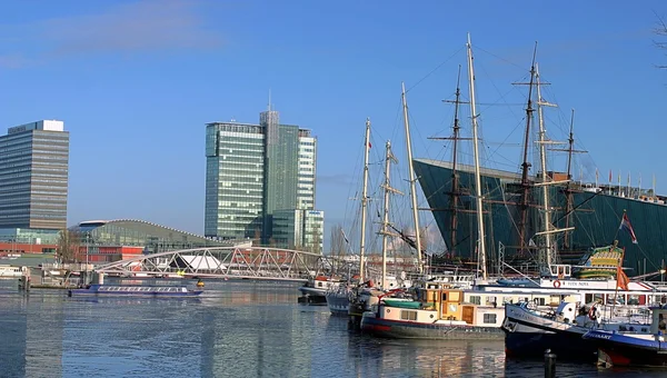 Амстердамский порт — стоковое фото