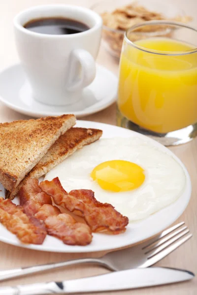 Традиційний сніданок — стокове фото