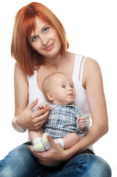 子供と赤毛の女性 — ストック写真