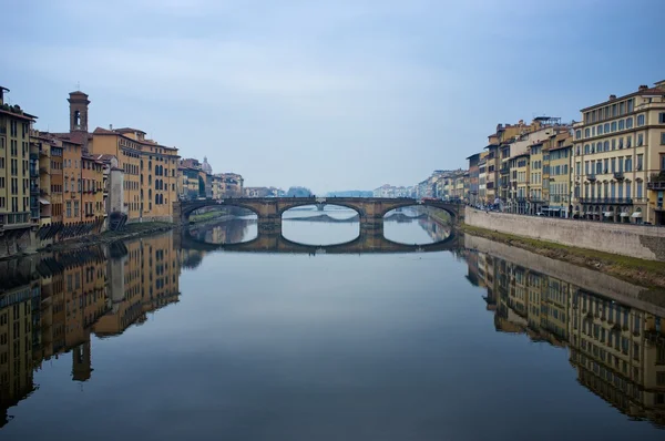 Ponte Vecchio bron i Florens, Italien. — Stockfoto