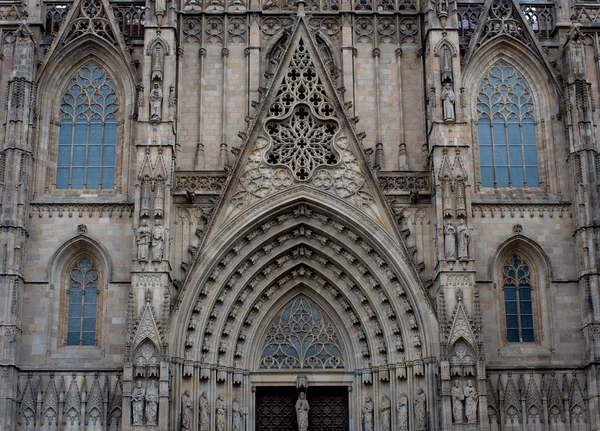Vecchia facciata cattedrale . — Foto Stock