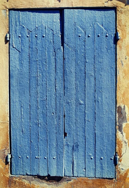 Staré modré okenice. — Stock fotografie