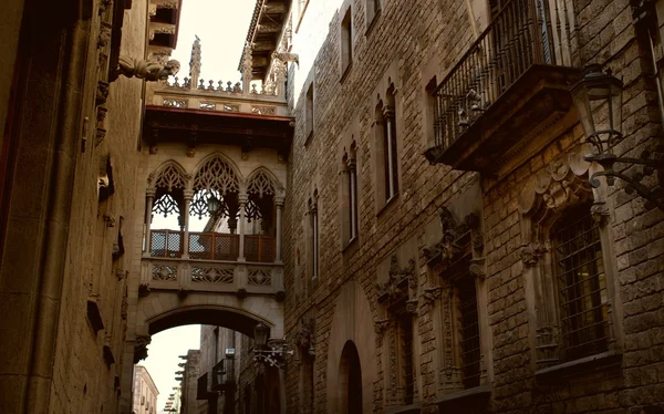 Gotiska bron i barri gotic, barcelona — Stockfoto