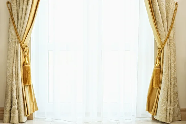 Luxus függöny egy másolat-tér közepén — Stock Fotó