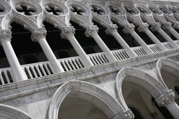 Podrobnosti o architektury v Benátkách — Stock fotografie