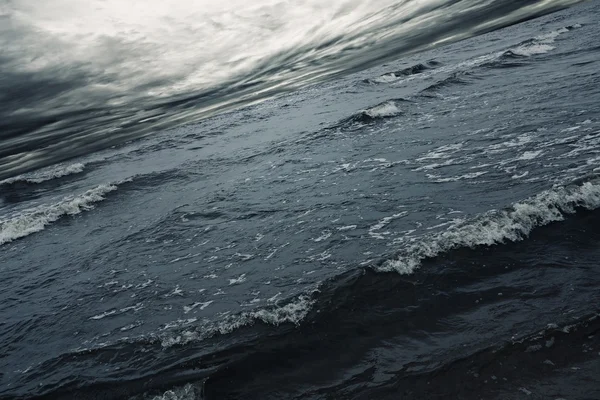 Ciel orageux sur une mer — Photo