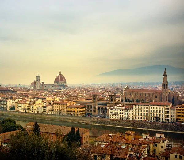 Вид на Флоренцию с площади Мичеланджело, Италия . — стоковое фото