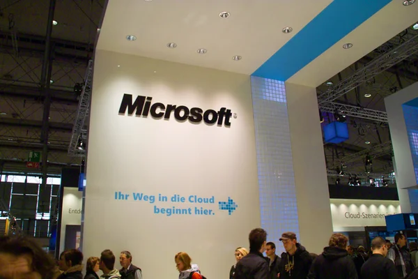 HANNOVER, GERMANY - 5 марта: стенд Microsoft на CEB — стоковое фото
