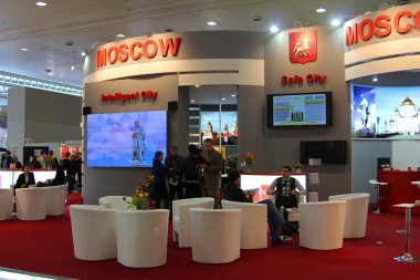 Hannover, Almanya - 10 Mart: moscow city stand 10 Mart 2012 CeBIT bilgisayar Fuarı, hannover, Almanya. dünyanın en büyük bilgisayar Fuarı CeBIT olduğunu