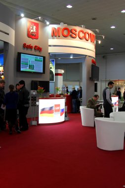 Hannover, Almanya - 10 Mart: moscow city stand 10 Mart 2012 CeBIT bilgisayar Fuarı, hannover, Almanya. dünyanın en büyük bilgisayar Fuarı CeBIT olduğunu