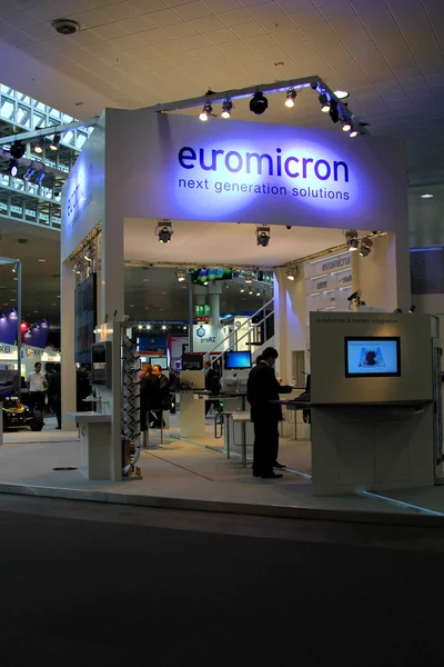 HANNOVER - มีนาคม 10: ย่อมาจาก Euromicron เมื่อวันที่ 10 มีนาคม 2012 ที่งานแสดงคอมพิวเตอร์ CEBIT, Hannover, Germany CeBIT เป็นงานแสดงคอมพิวเตอร์ที่ใหญ่ที่สุดในโลก . — ภาพถ่ายสต็อก