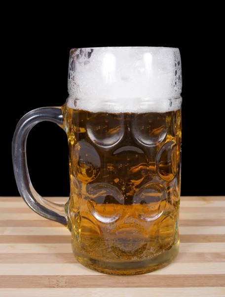 ビールと発泡ガラス — ストック写真