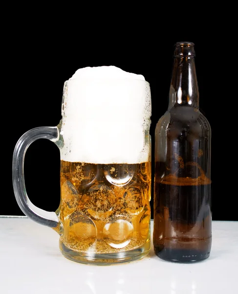 ボトルとビール ガラス — ストック写真