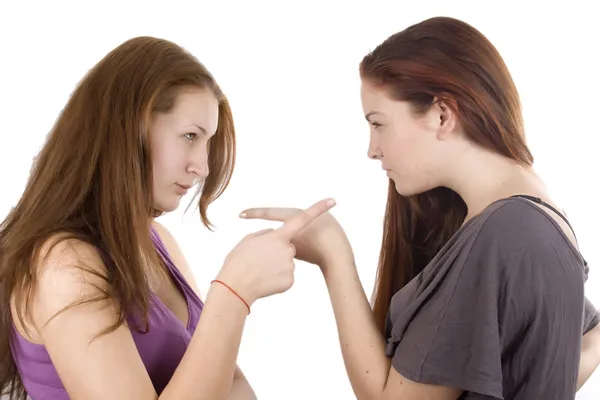 Dwie dziewczyny się kłócą. — Zdjęcie stockowe
