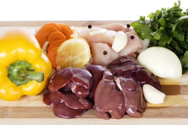 Kycklinglever, kött och ingredienser — Stockfoto