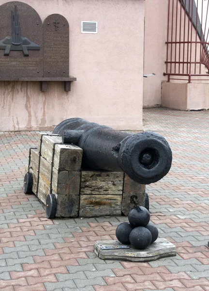 Gun at Marine portl in Odessa — Stock Photo, Image