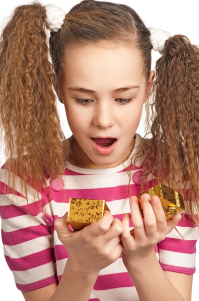 Meisje met geschenkdoos — Stockfoto