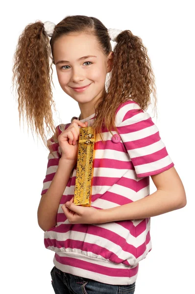 Menina com caixa de presente — Fotografia de Stock