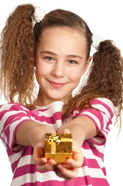 Meisje met geschenkdoos — Stockfoto