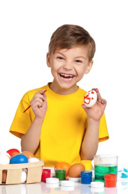 Paskalya yumurtalı çocuklar