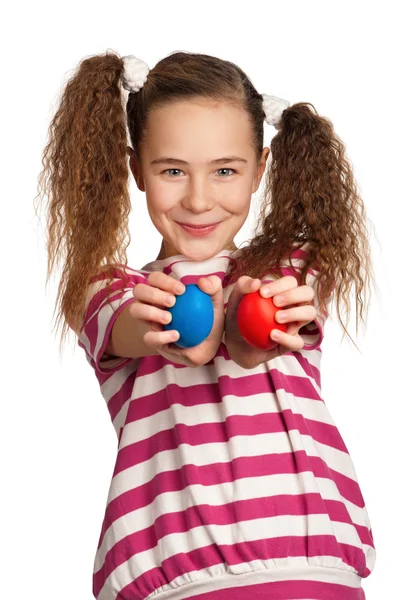 Meisje met eieren — Stockfoto