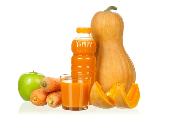 Морковь, тыква и яблочный сок — стоковое фото