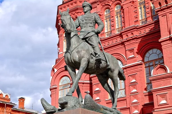 Pomnik Żukowa w pobliżu Narodowego Muzeum Historyczne w Moskwie, Rosja — Zdjęcie stockowe