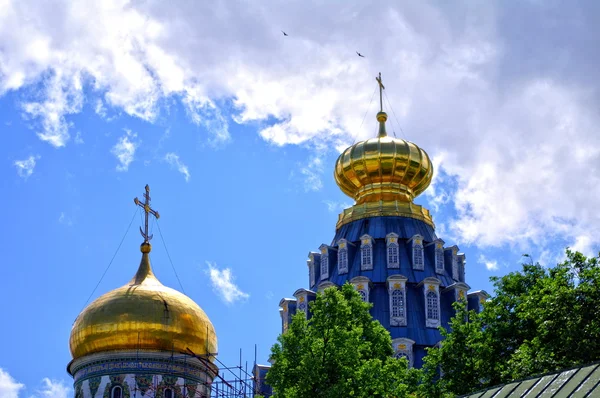Koepel van Voskressensky kerk, klooster bij de nieuwe Jeruzalem - Rusland — Stockfoto
