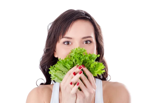 Fiatal lány eszik friss salátával — Stock Fotó