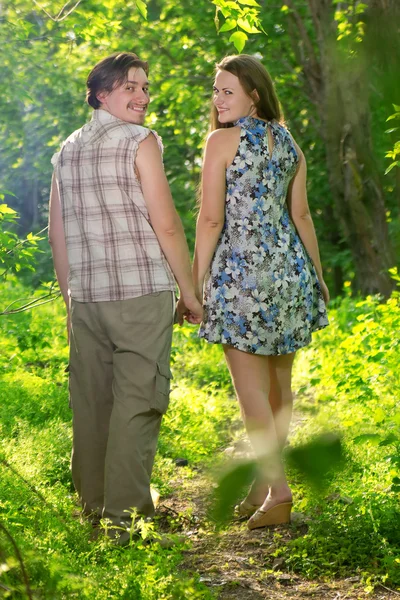 Happy Young Couple walking Outdoor — Stock Photo, Image