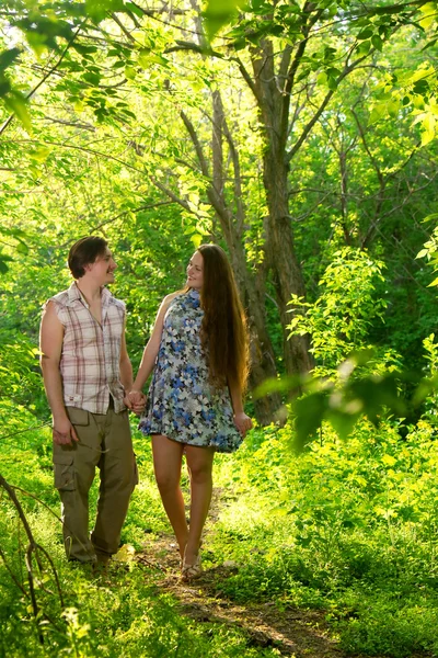 Happy Young Couple walking Outdoor — Stock Photo, Image