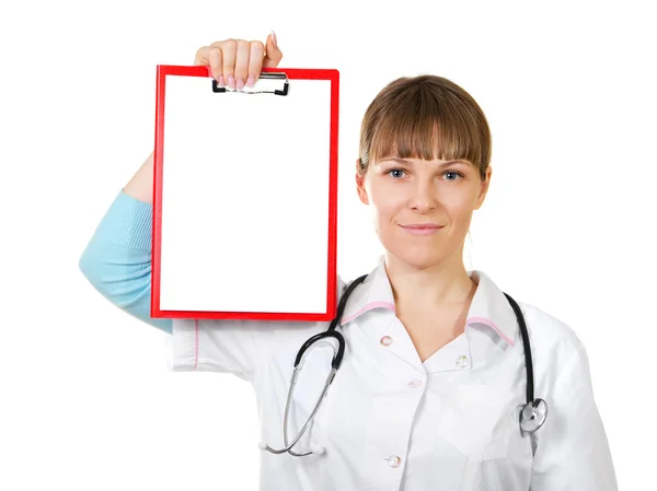 빈 클립보드 표시를 보여주는 의사 / 간호사 — 스톡 사진